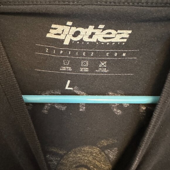 Ziptiez Mens Graphic T-Shirt, Large, Black with fox holding wrench on back. - Picture 2 of 5